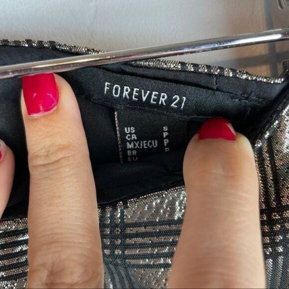 Forever 21 Metallic Gold Plaid Mini Skirt NWT New With Tags Women's Size Small - Picture 7 of 12